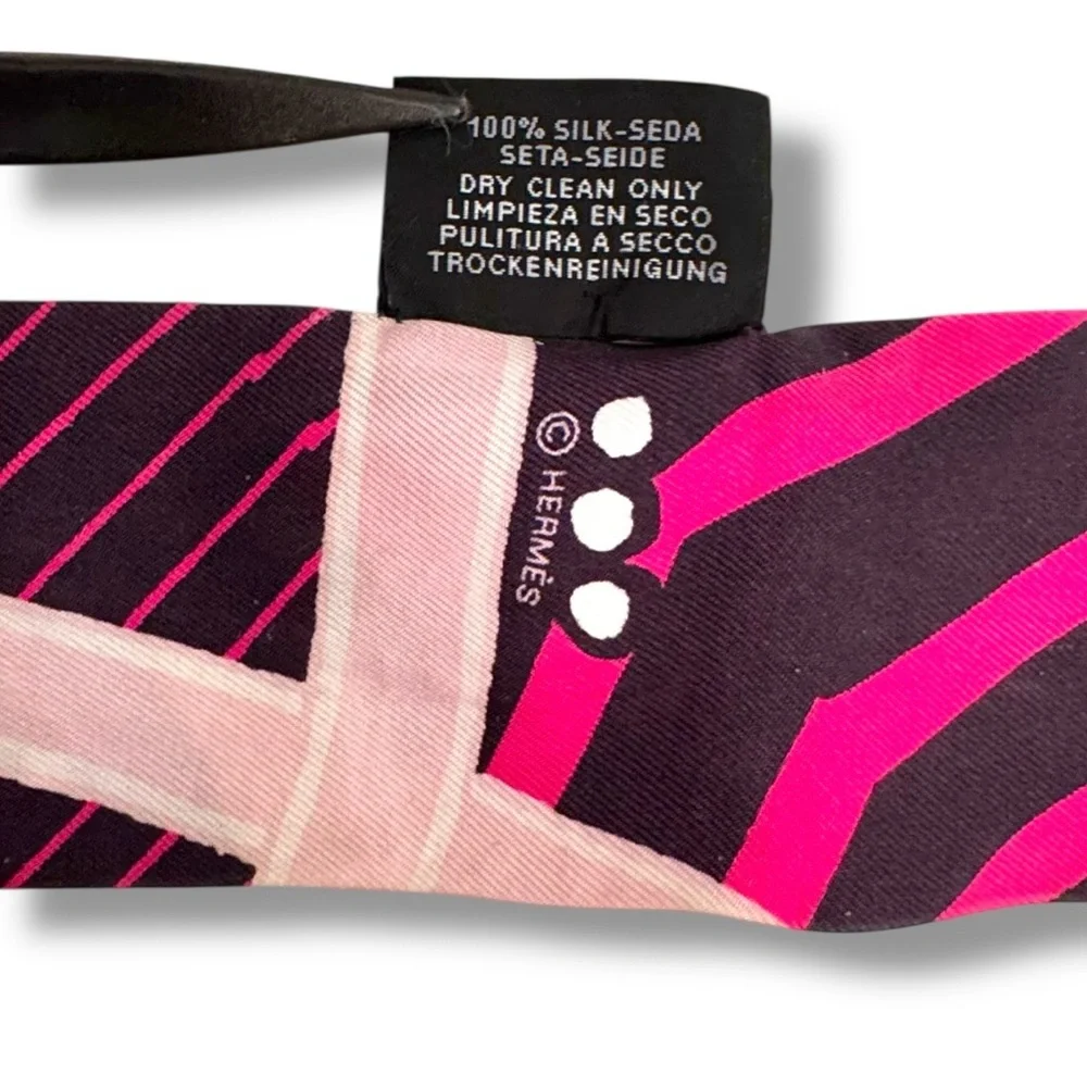 💕HERMES Silk Twilly Ribbon Scarf "Jeu de Soie Uniforme" • Rose Vif, Noir, Rose - Picture 10 of 15